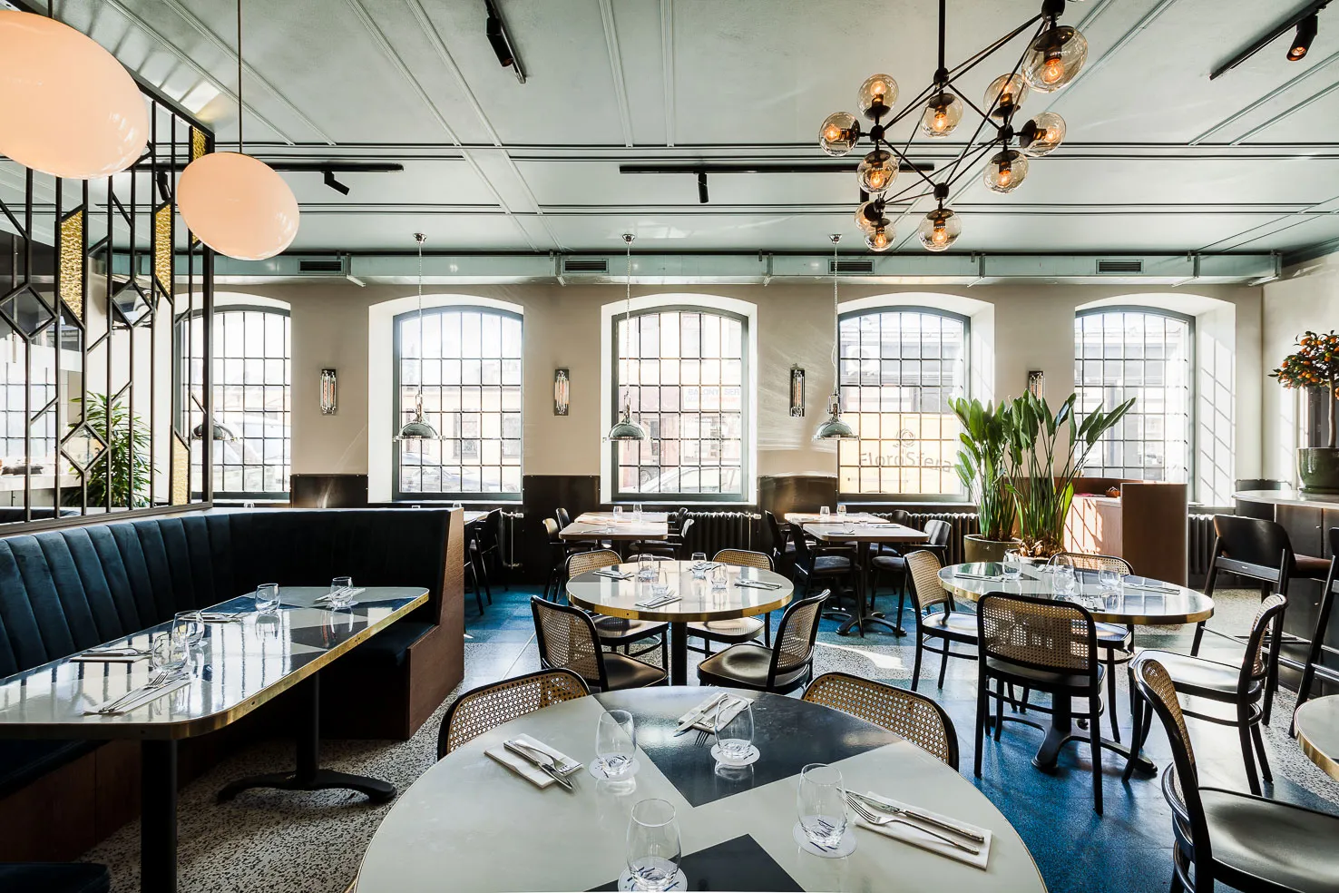 Paged-A-benko-KRAFT-restaurant-Radom-modern-restaurant-seating